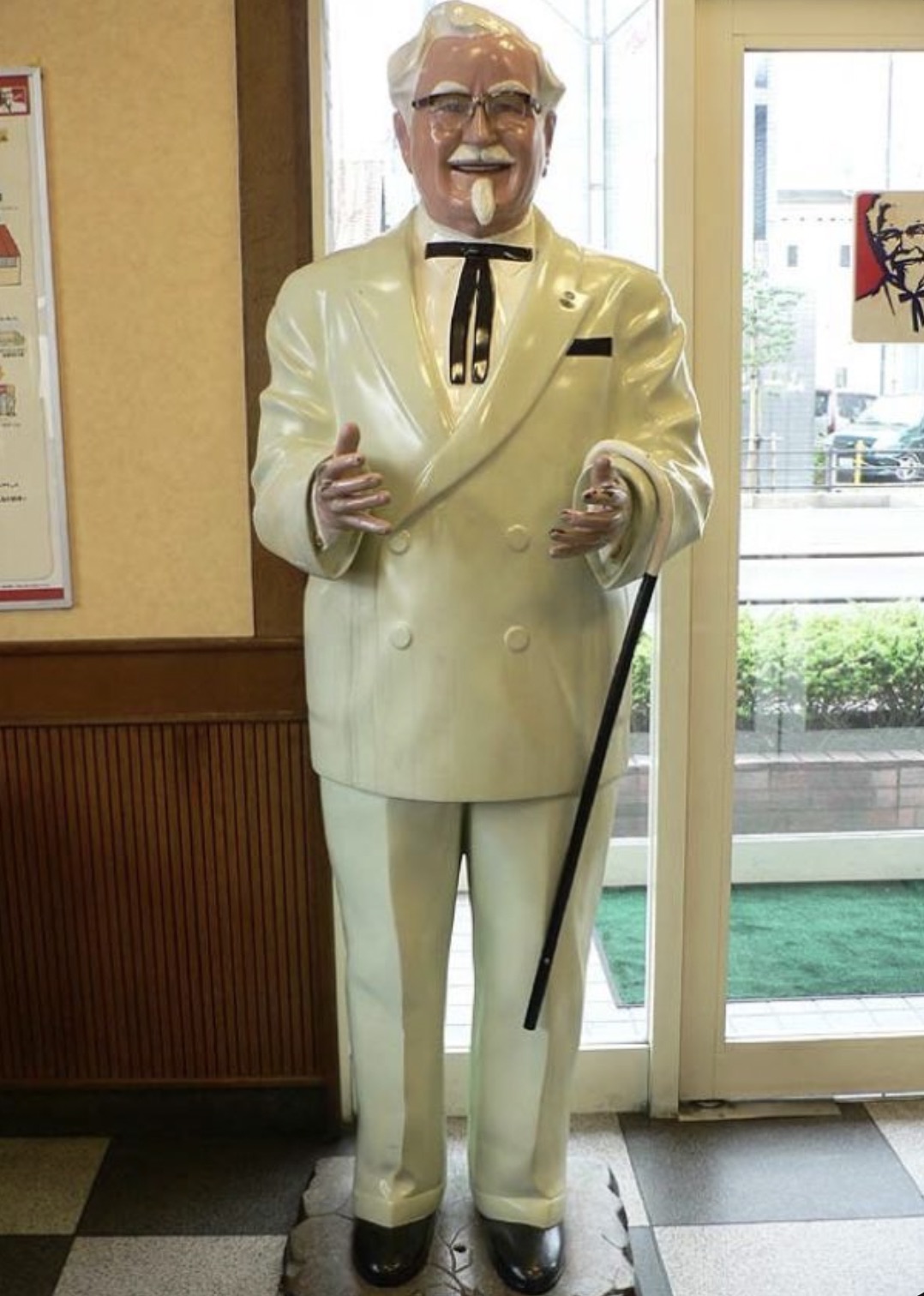 colonel sanders statue